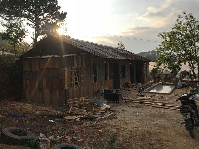 Biến ngôi nhà rách thành homestay, 5 chàng trai gây sốt MXH