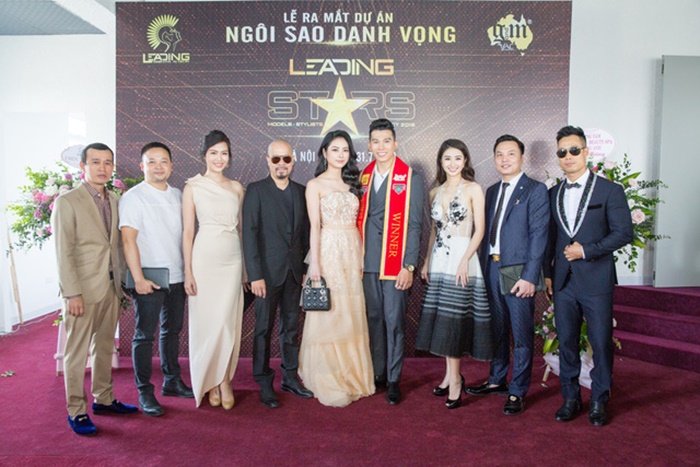 hang-loat-a-hau-sieu-mau-dang-ky-du-an-ngoi-sao-danh-vong-de-gianh-vi-tri-dai-dien-viet-nam-thi-hoa-hau-trai-dat-2018