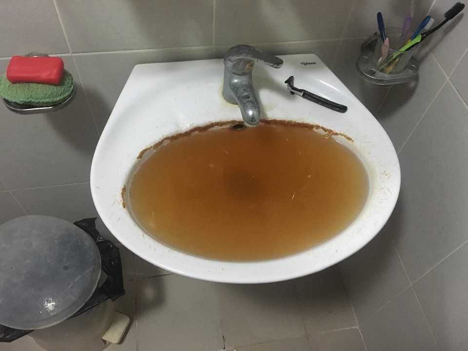 kdt-tan-tay-do-cu-dan-hot-hoang-vi-nuoc-sinh-hoat-den-ngom