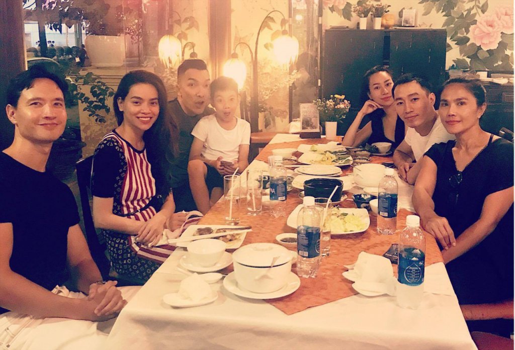 sau-khi-tai-hop-voi-kim-ly-ho-ngoc-ha-tung-bo-anh-moi-chuan-bi-du-an-khung-tro-lai-am-nhac
