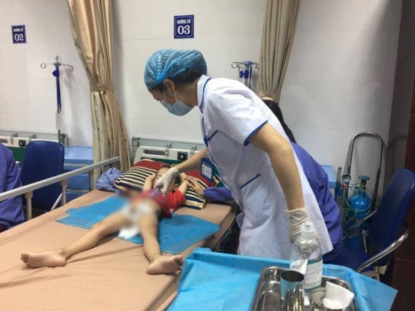 truy-to-nu-y-si-lam-103-chau-be-mac-sui-mao-ga-7-15-nam-tu