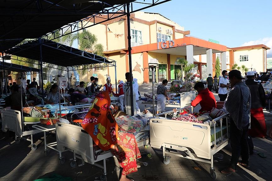 Thương vong do động đất ở Indonesia tăng mạnh, lên 1.400 người