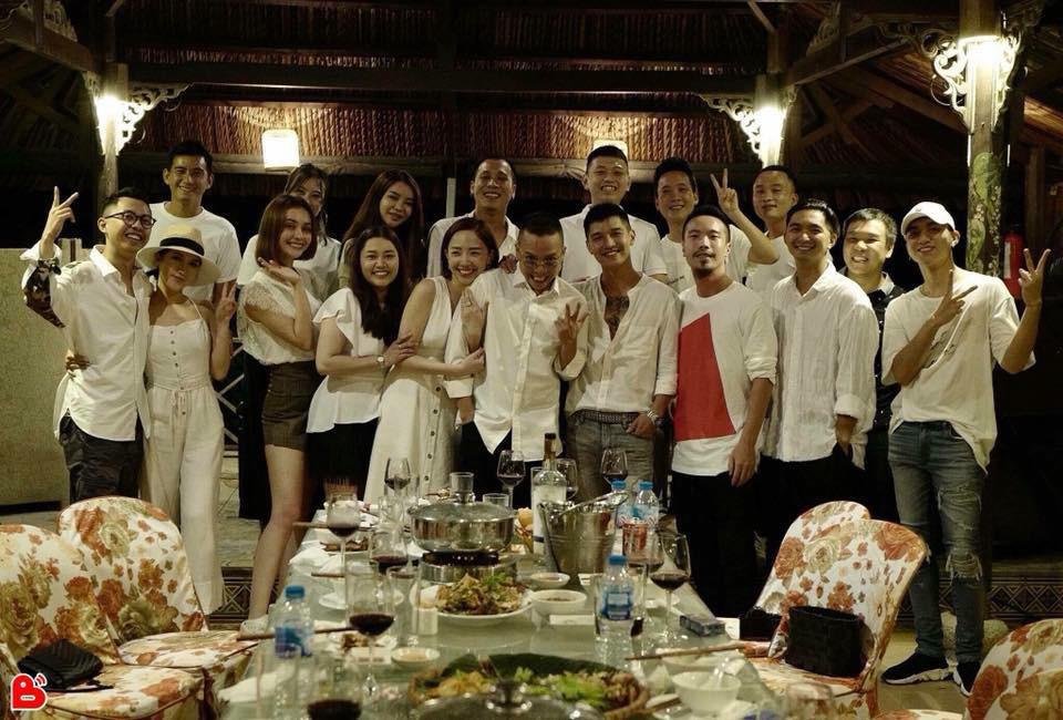 hoang-touliver-la-ai-va-co-quan-he-gi-voi-toc-tien