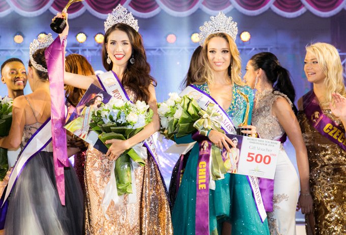 khoanh-khac-dang-quang-hoa-hau-dai-su-du-lich-the-gioi-2018-o-tuoi-27-cua-phan-thi-mo