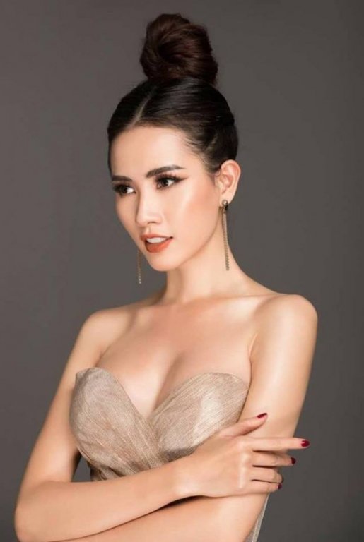 khoanh-khac-dang-quang-hoa-hau-dai-su-du-lich-the-gioi-2018-o-tuoi-27-cua-phan-thi-mo