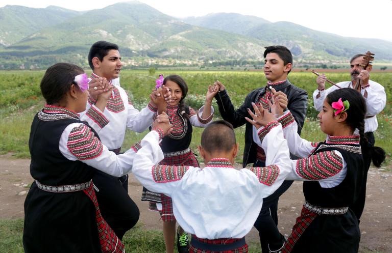Thung lũng hoa hồng thơ mộng giữa núi đồi Bulgaria