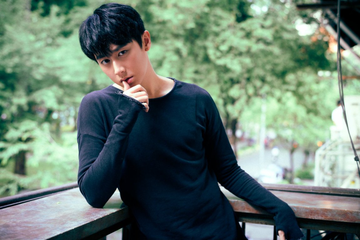 sau-loat-scandal-rocker-nguyen-viet-thu-xin-loi-chinh-thuc-roi-showbiz-viet-de-tro-ve-uc