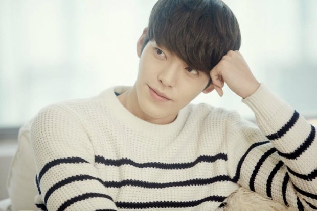 tai-tu-nguoi-thua-ke-kim-woo-bin-lan-dau-lo-dien-tren-duong-pho-sau-mot-nam-dieu-tri-can-benh-ung-thu