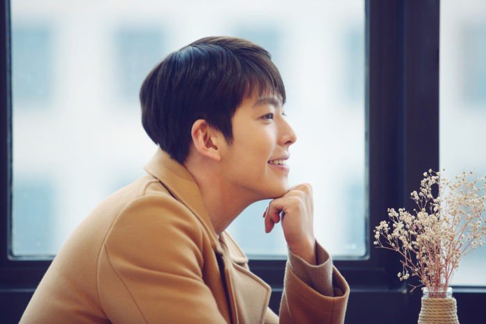 tai-tu-nguoi-thua-ke-kim-woo-bin-lan-dau-lo-dien-tren-duong-pho-sau-mot-nam-dieu-tri-can-benh-ung-thu