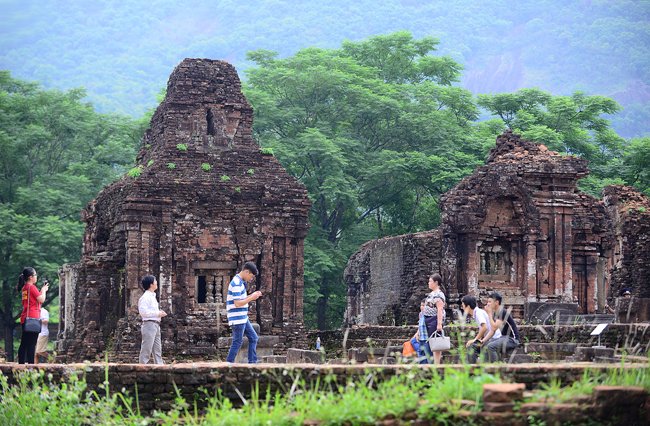 Ảnh: Thánh địa cổ ở Việt Nam nhìn từ trên cao đẹp như tranh cổ tích
