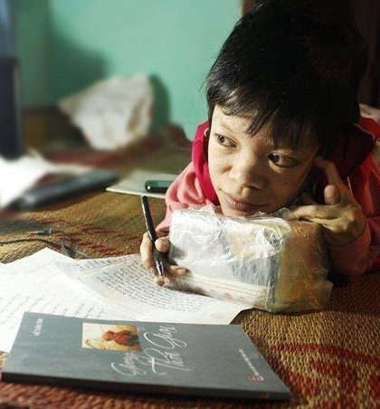 Cô gái khéo tay sống trong hình hài Sọ Dừa