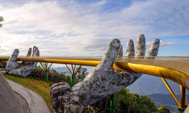 hang-loat-bao-quoc-te-than-phuc-truoc-ve-dep-cau-vang-cua-viet-nam