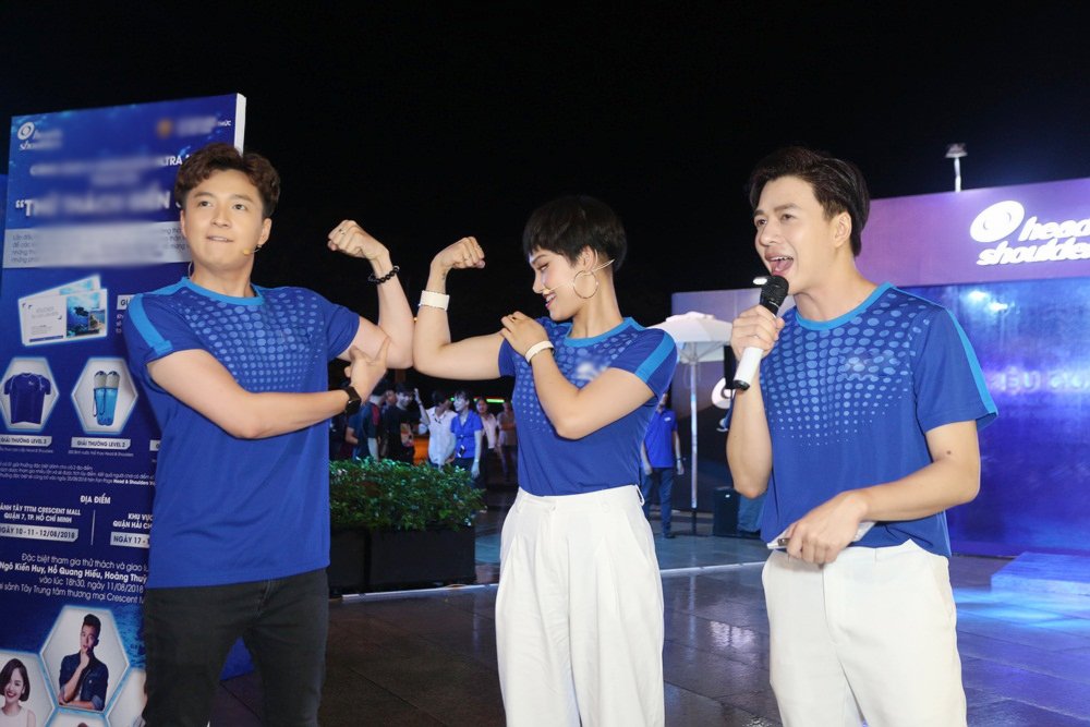 mac-ke-sai-gon-mua-tam-ta-ngo-kien-huy-miu-le-hoang-thuy-linh-ho-quang-hieu-ru-nhau-di-do-co-bap