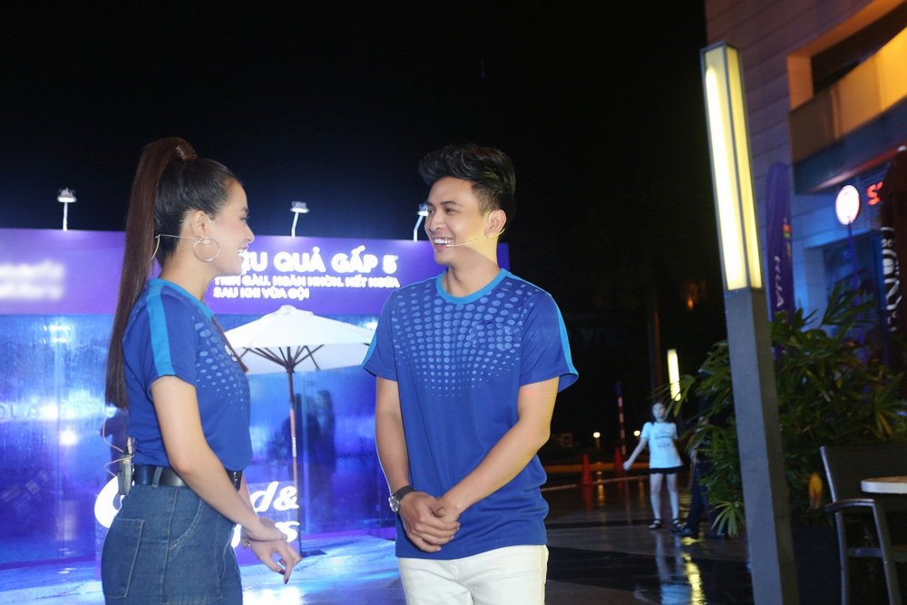 mac-ke-sai-gon-mua-tam-ta-ngo-kien-huy-miu-le-hoang-thuy-linh-ho-quang-hieu-ru-nhau-di-do-co-bap