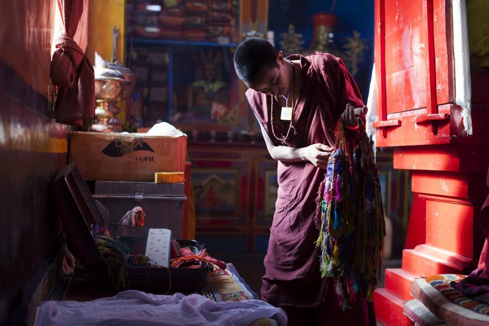 nha-su-chuan-bi-cho-mua-dong-co-doc-tren-day-himalaya