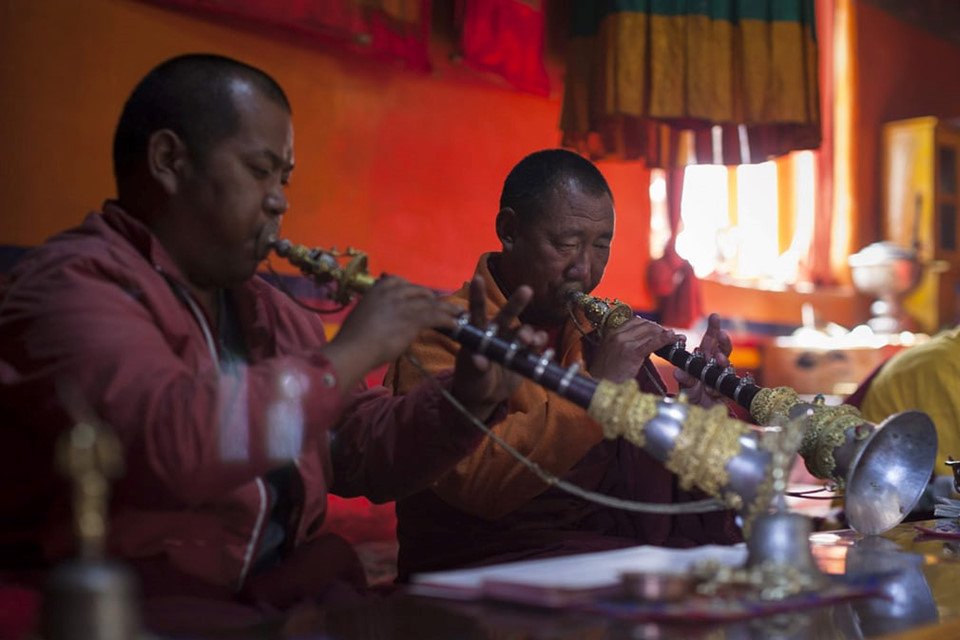 nha-su-chuan-bi-cho-mua-dong-co-doc-tren-day-himalaya
