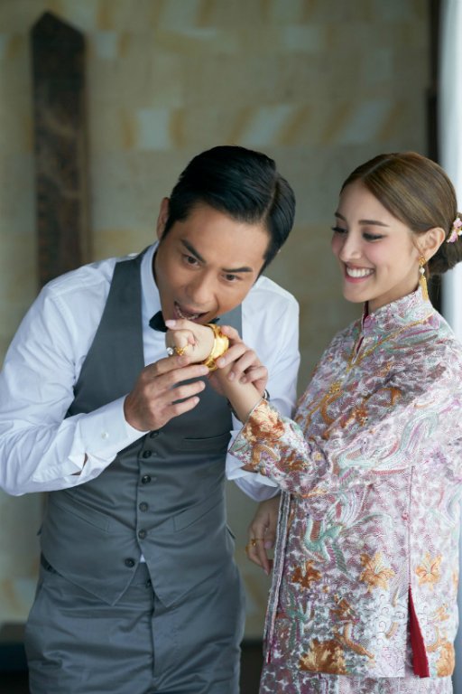 nhung-khoanh-khac-dep-trong-dam-cuoi-cua-tai-tu-tvb-trinh-gia-dinh-va-hoa-hau-hong-kong-kem-22-tuoi