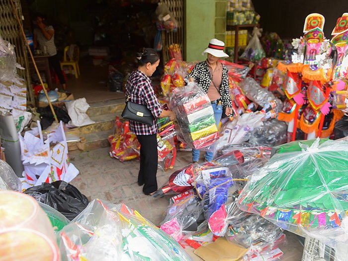 nghe-vang-ma-kiem-boi-trong-thang-co-hon
