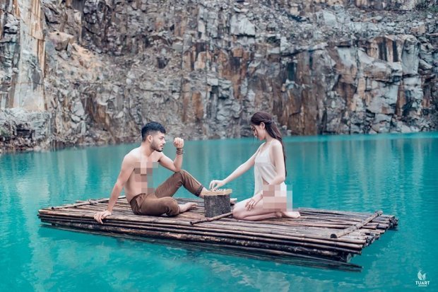truoc-on-ao-chup-phan-cam-o-tuyet-tinh-coc-a-hau-thu-dung-tung-bi-to-vo-on-lo-clip-noi-tieng-anh-yeu-kem
