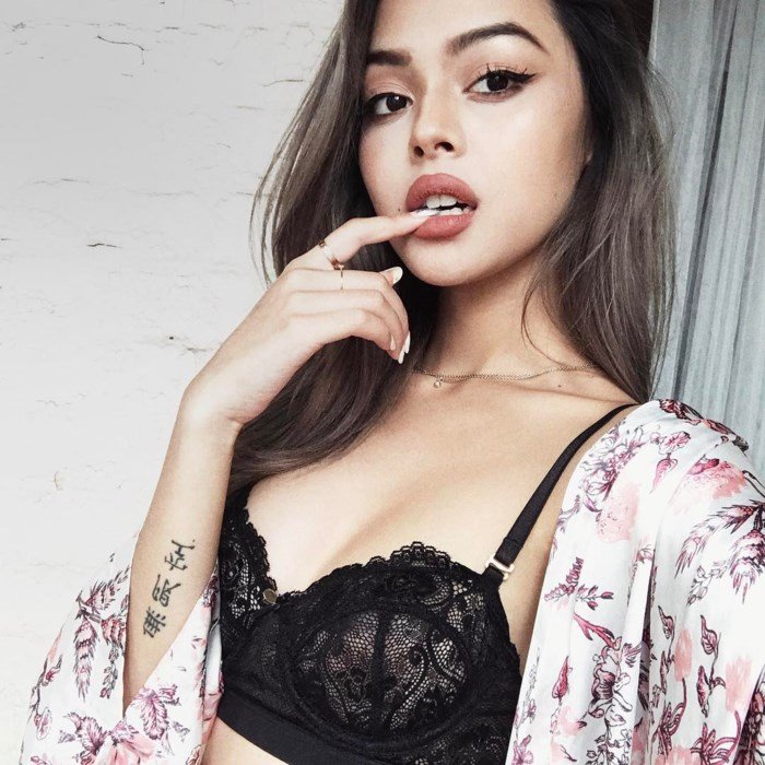 5 kiểu chụp ảnh giúp Lily Maymac bé tẹo nhưng vẫn sexy