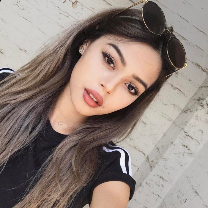 5 kiểu chụp ảnh giúp Lily Maymac bé tẹo nhưng vẫn sexy