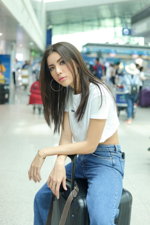 minh-tu-xinh-hut-hon-khoe-eo-thon-chan-dai-truoc-gio-len-duong-du-asias-next-top-model