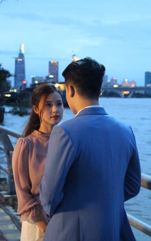 sau-20-lan-phau-thuat-lay-lai-dien-mao-vi-tai-nan-harry-lu-chinh-thuc-tai-xuat-man-anh-hoi-ngo-voi-midu