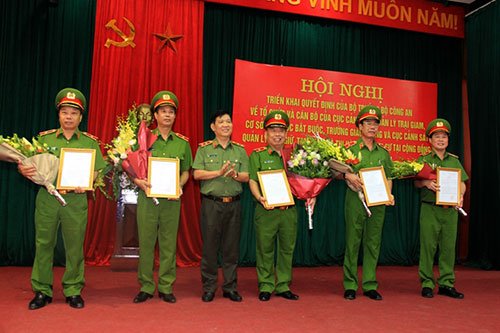 Nhiều tướng công an xin nghỉ hưu sớm
