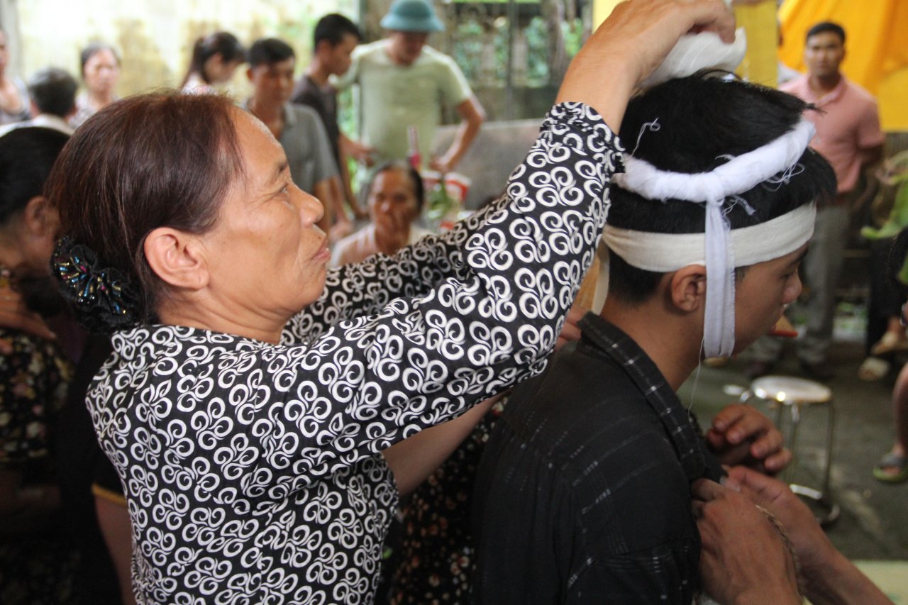 dam-nuoc-mat-trong-dam-tang-hai-vo-chong-o-hung-yen-bi-sat-hai-luc-nua-dem