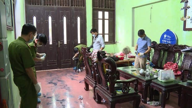 nguoi-than-hang-xom-khoc-nghen-trong-le-tang-hai-vo-chong-o-hung-yen-bi-sat-hai-luc-nua-dem