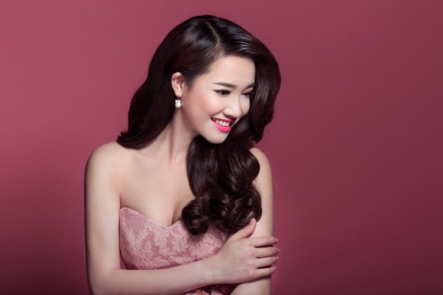nhung-lan-nha-phuong-dien-vay-co-dau-dep-nhu-thien-than
