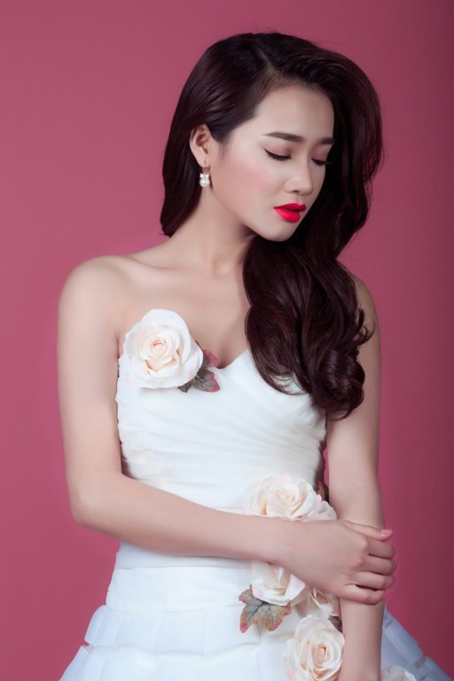 nhung-lan-nha-phuong-dien-vay-co-dau-dep-nhu-thien-than