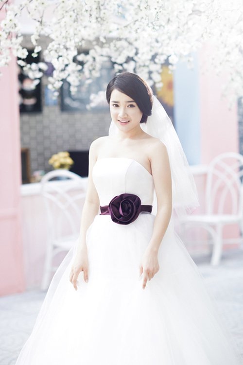 nhung-lan-nha-phuong-dien-vay-co-dau-dep-nhu-thien-than
