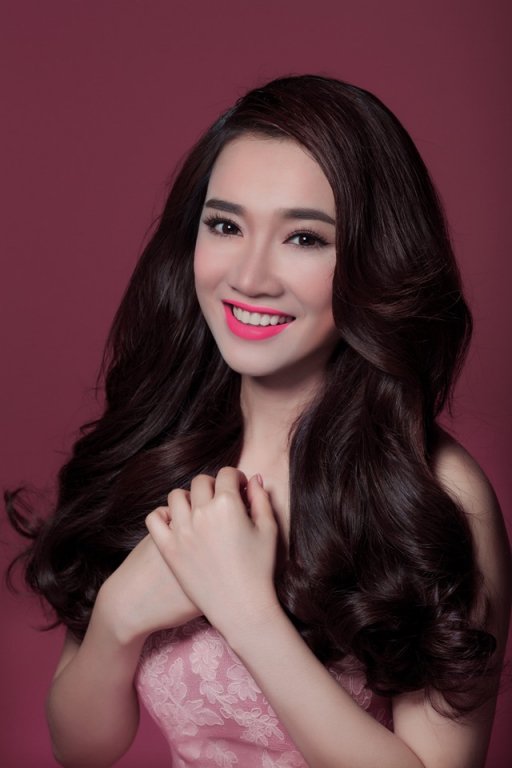 nhung-lan-nha-phuong-dien-vay-co-dau-dep-nhu-thien-than