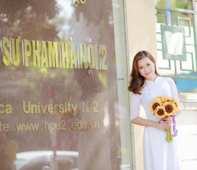 Cô giáo tiếng Anh sinh năm 95 khiến học trò không ngừng khen ngợi, chia sẻ ảnh lên mạng xã hội