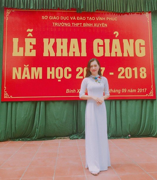 Cô giáo tiếng Anh sinh năm 95 khiến học trò không ngừng khen ngợi, chia sẻ ảnh lên mạng xã hội