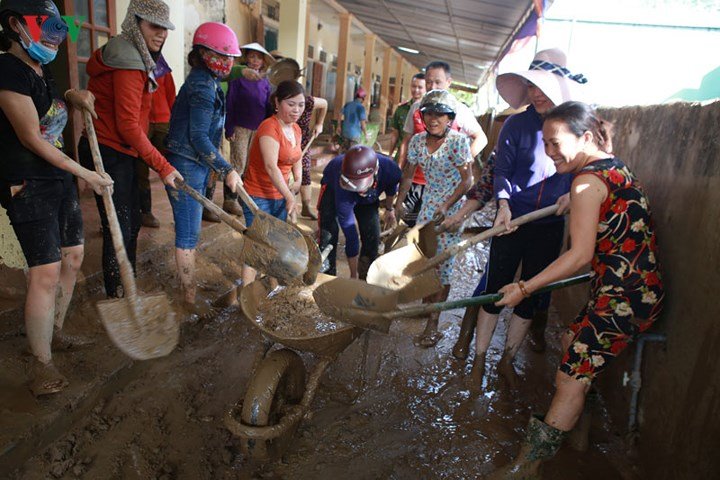 Miền tây xứ Nghệ gồng mình khắc phục hậu quả sau lũ