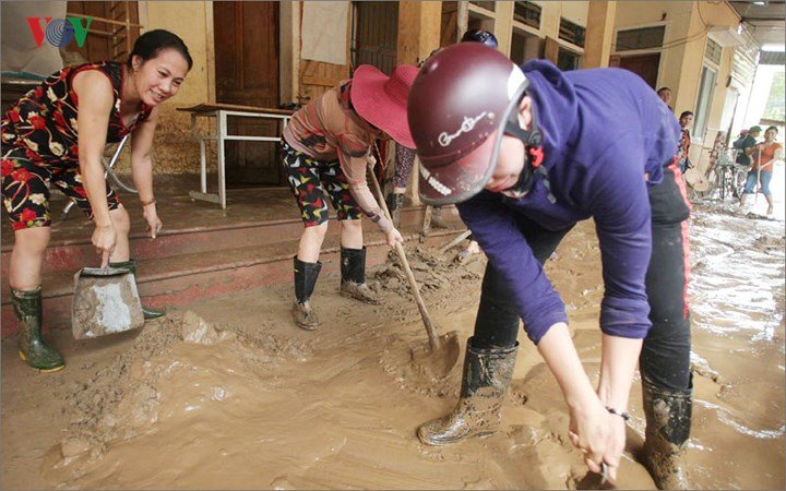 Miền tây xứ Nghệ gồng mình khắc phục hậu quả sau lũ