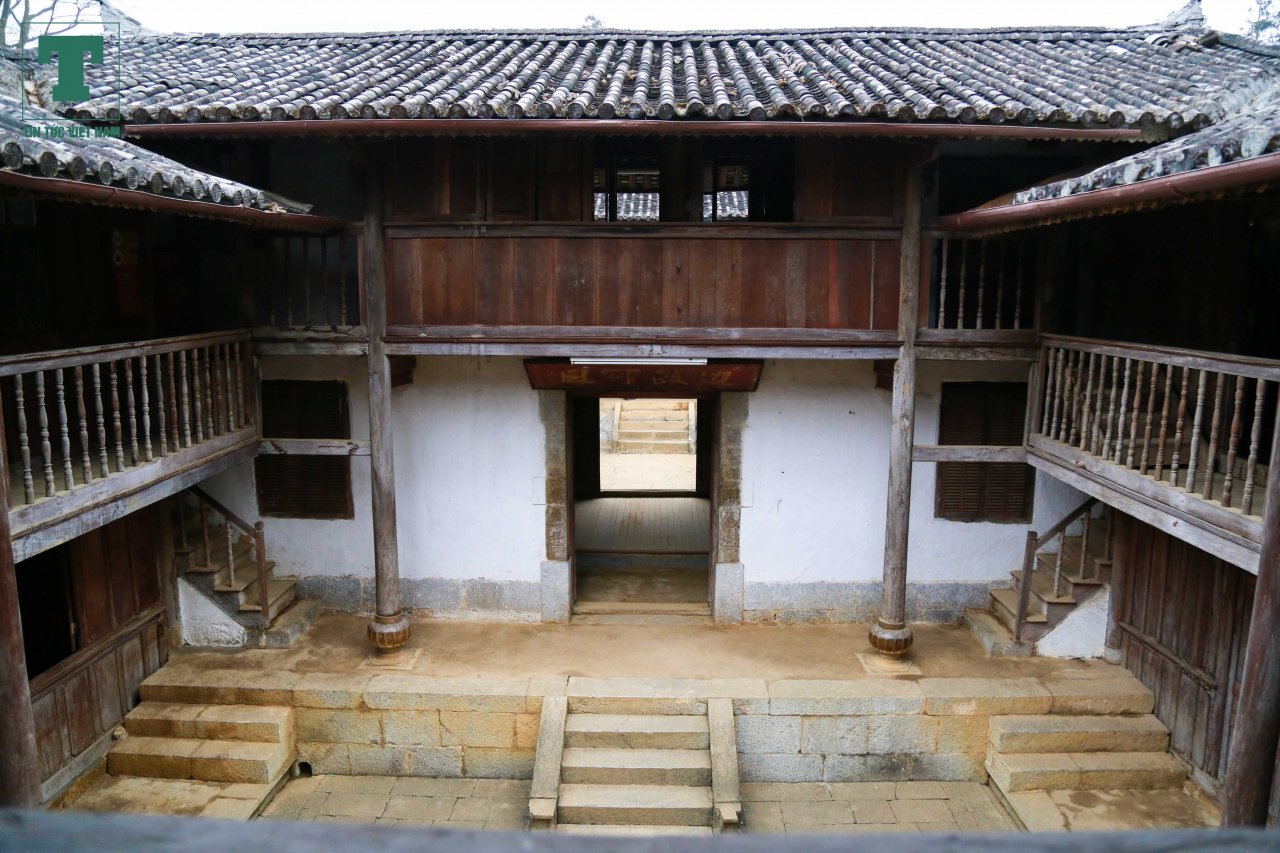 ve-dep-cua-dinh-thu-vua-meo-hon-100-tuoi-tai-ha-giang-dang-roi-vao-lum-xum-quyen-su-dung-dat