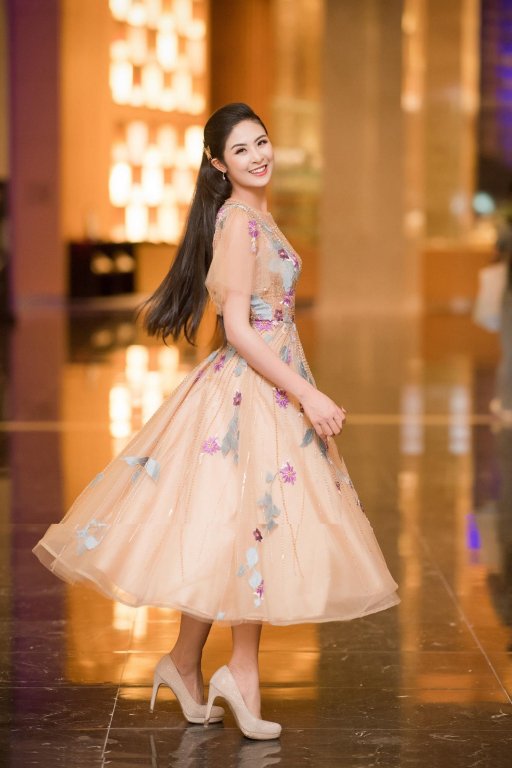 ngoc-han-chung-thanh-phong-ngoi-ghe-nong-chung-ket-hoa-hau-sieu-quoc-gia-viet-nam-2018