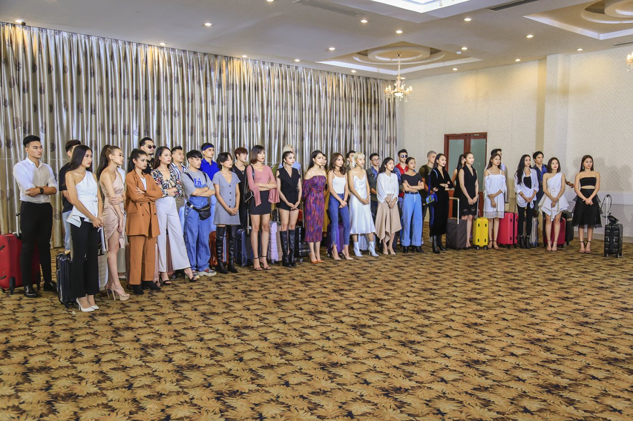 ro-tin-don-dan-xep-khong-cong-bang-host-nam-trung-tuc-gian-khong-co-su-dan-xep-ket-qua-o-the-face-2018