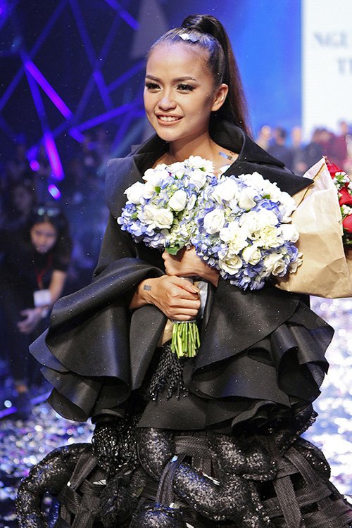can-canh-nhan-sac-quan-quan-next-top-ngoc-chau-vua-moi-dang-quang-hoa-hau-sieu-quoc-gia-viet-nam-2018