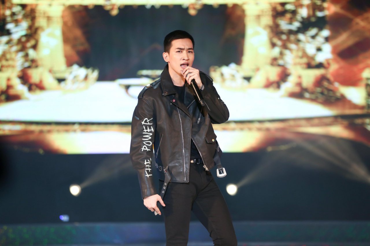 can-canh-nhan-sac-quan-quan-next-top-ngoc-chau-vua-moi-dang-quang-hoa-hau-sieu-quoc-gia-viet-nam-2018