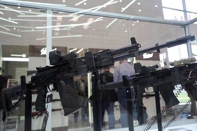 nga-khoe-dan-vu-khi-toi-tan-tai-dien-dan-army-2018