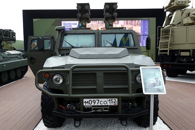 nga-khoe-dan-vu-khi-toi-tan-tai-dien-dan-army-2018