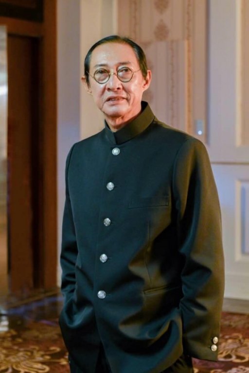 nghe-si-le-binh-am-tham-dieu-tri-ung-thu-phoi-nam-chung-benh-vien-voi-dien-vien-mai-phuong