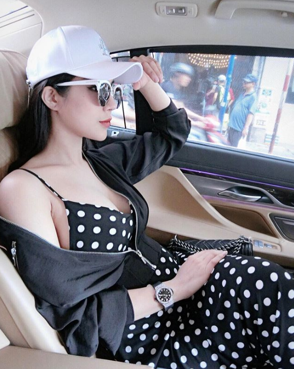 diep-lam-anh-bau-7-thang-vuot-mat-van-tu-tin-khoe-dang-voi-phong-cach-ca-tinh-xung-danh-la-ba-bau-chat-nhat-vbiz