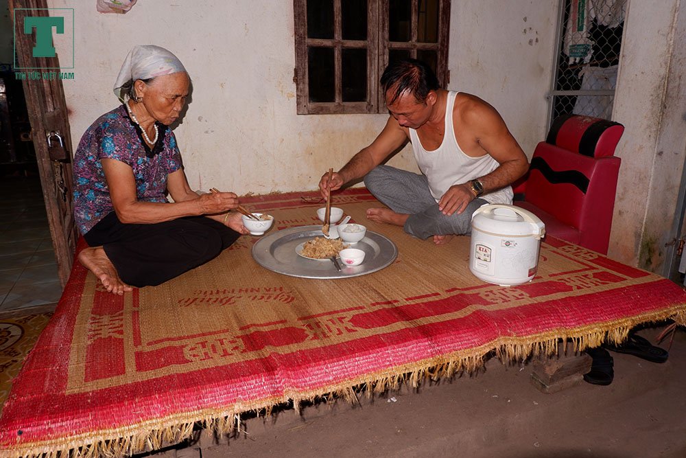 hoa-binh-liet-si-tu-campuchia-tro-ve-sau-40-nam-xa-nha