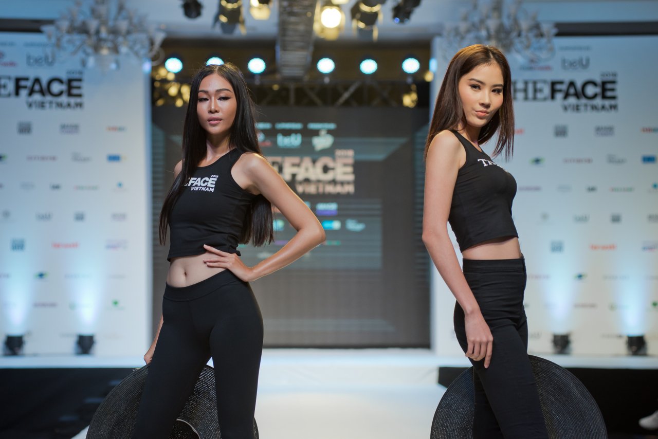 top-36-the-face-2018-chat-chem-nhau-tren-san-catwalk-loat-ung-vien-sang-gia-dan-lo-dien