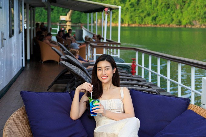 gan-het-nhiem-ki-hoa-hau-viet-nam-do-my-linh-gay-bat-ngo-khi-lan-dau-xuat-hien-voi-mai-toc-ngan-ngang-vai